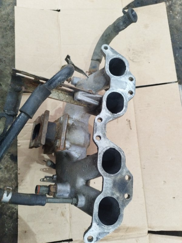 Коллектор впускной Toyota Carina 1989 st170