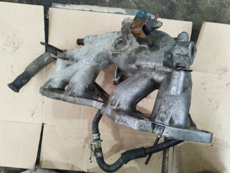 Коллектор впускной Toyota Carina 1989 st170