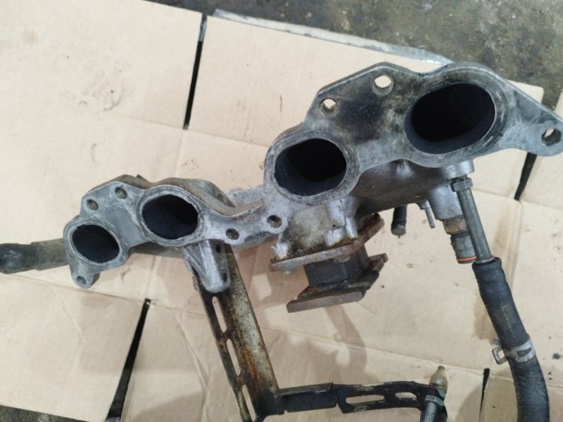 Коллектор впускной Toyota Carina 1989 st170