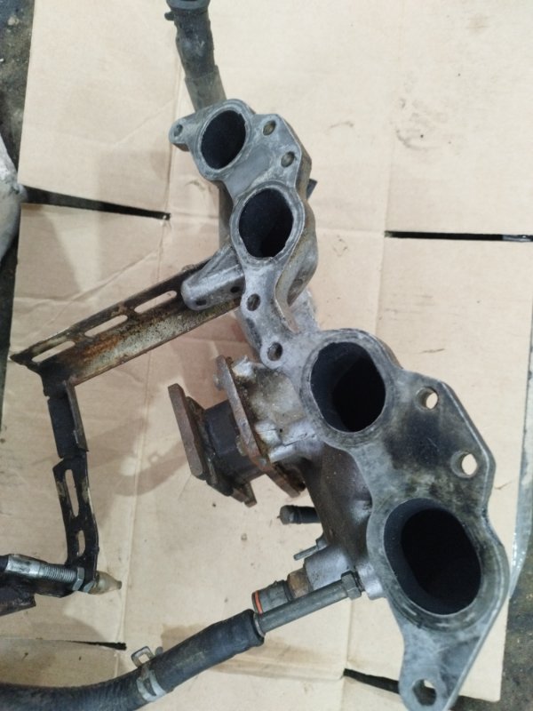 Коллектор впускной Toyota Carina 1989 st170