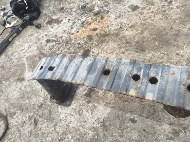 Усилитель бампера Ford FOCUS 2