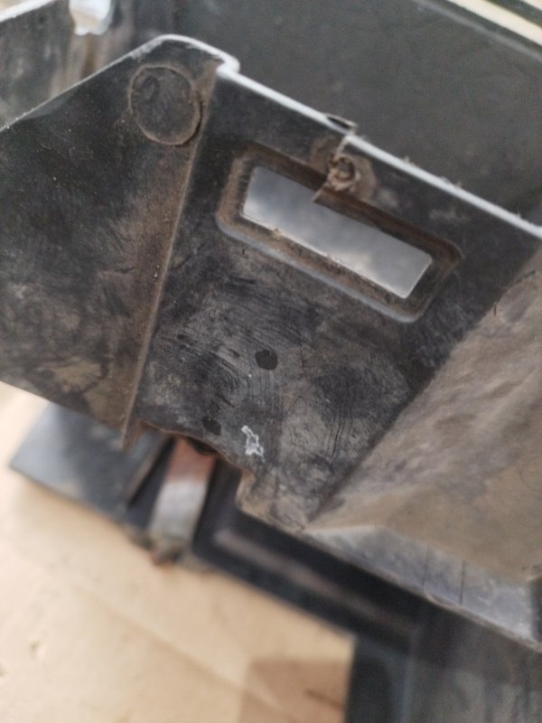 Подставка под аккумулятор Ford FOCUS 2