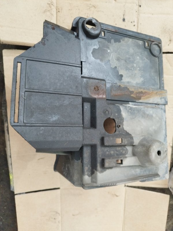 Подставка под аккумулятор Ford FOCUS 2