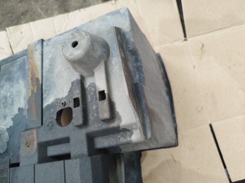 Подставка под аккумулятор Ford FOCUS 2