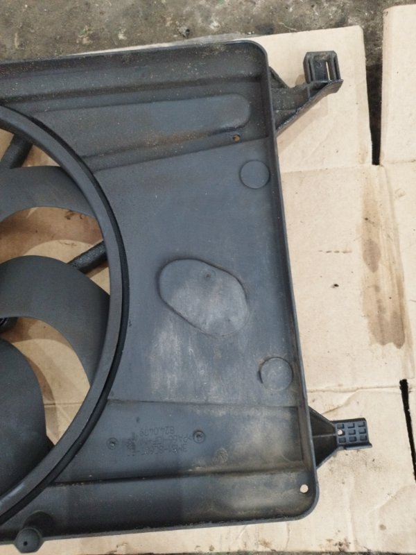 Диффузор радиатора Ford FOCUS 2