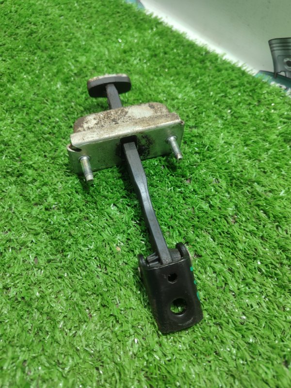 Ограничитель двери Ford FOCUS 2