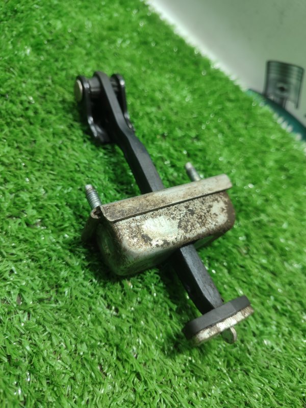 Ограничитель двери Ford FOCUS 2