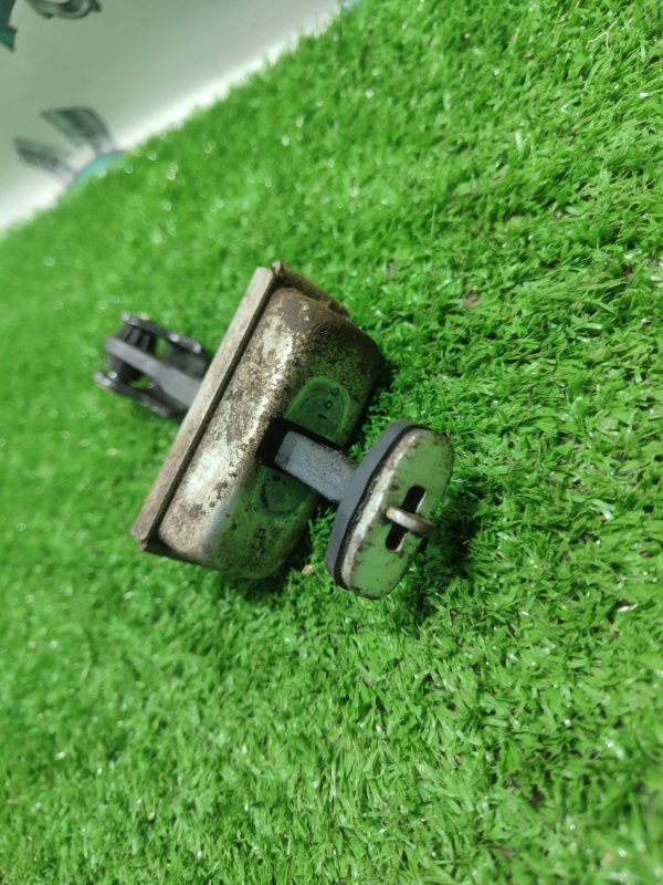 Ограничитель двери Ford FOCUS 2