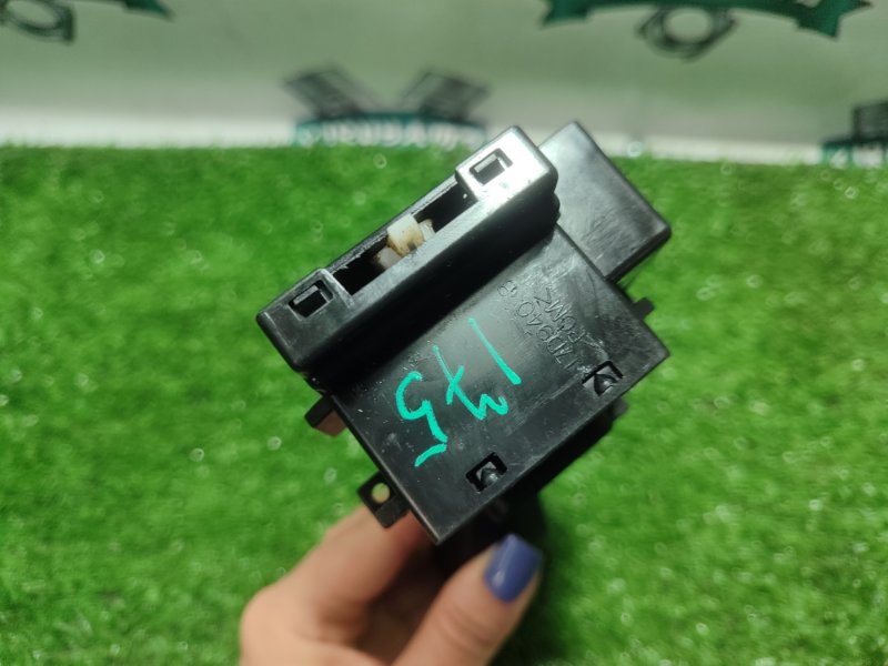 Подрулевой переключатель поворотников Ford FOCUS 2