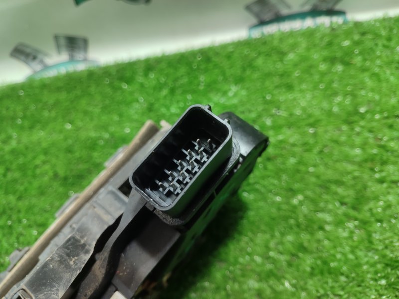 Замок боковой двери Ford FOCUS 2