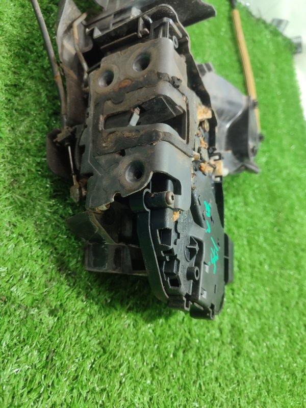 Замок боковой двери Ford FOCUS 2