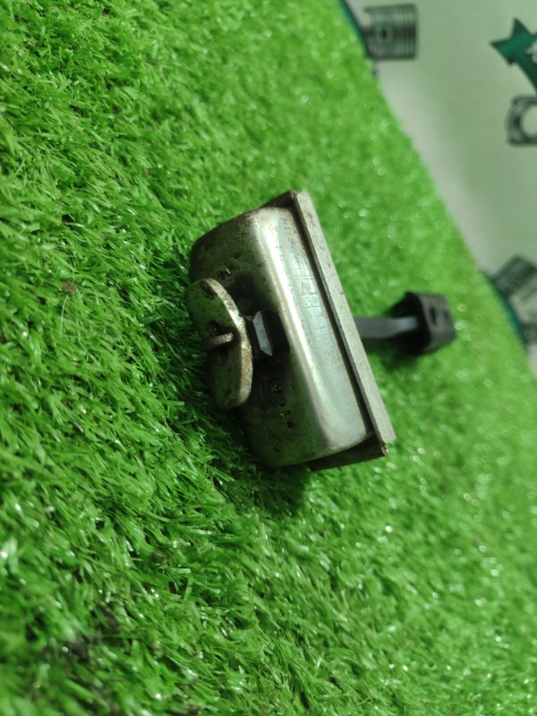 Ограничитель двери Ford FOCUS 2