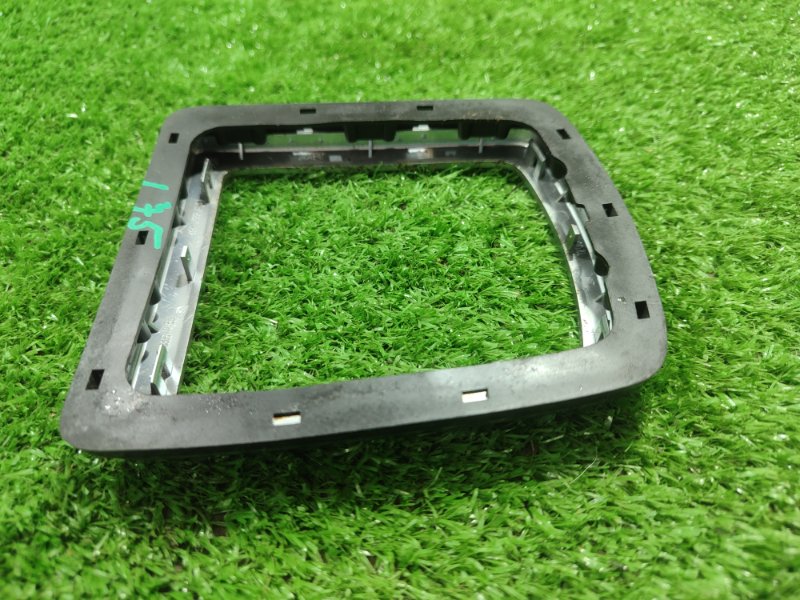 Накладка центральной консоли Ford FOCUS 2