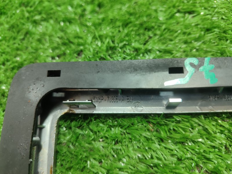 Накладка центральной консоли Ford FOCUS 2