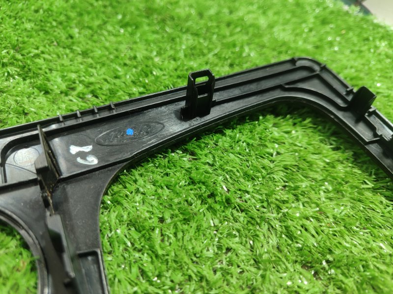 Рамка магнитолы Ford FOCUS 2