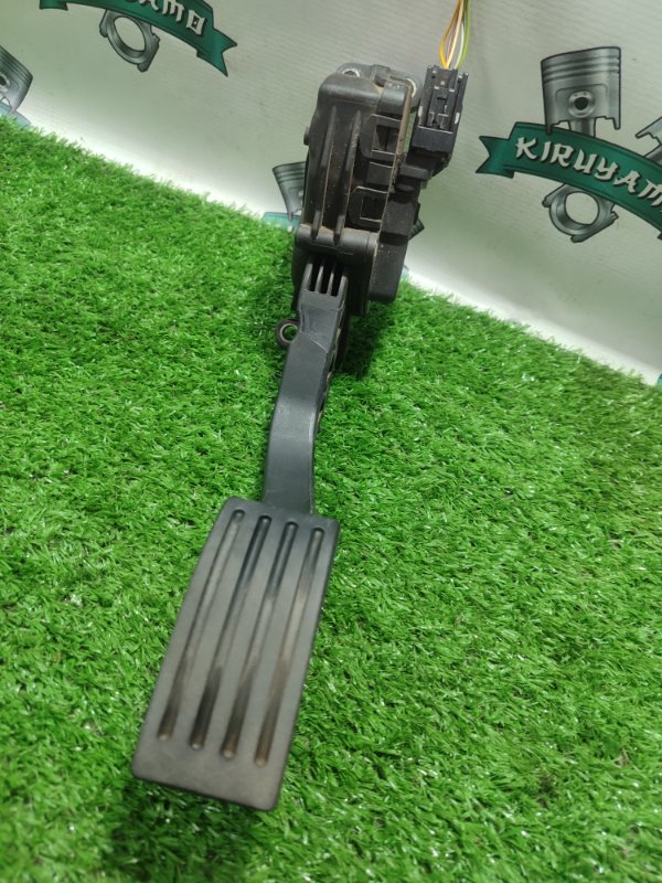 Педаль газа Ford FOCUS 2