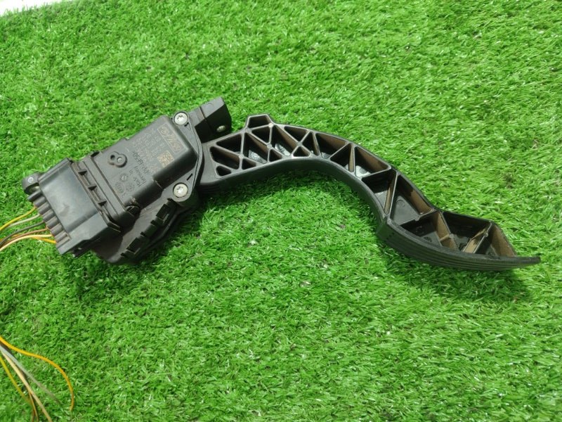 Педаль газа Ford FOCUS 2