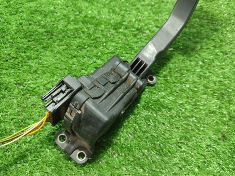 Педаль газа Ford FOCUS 2