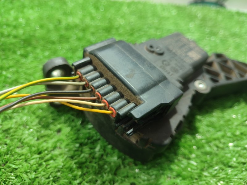 Педаль газа Ford FOCUS 2