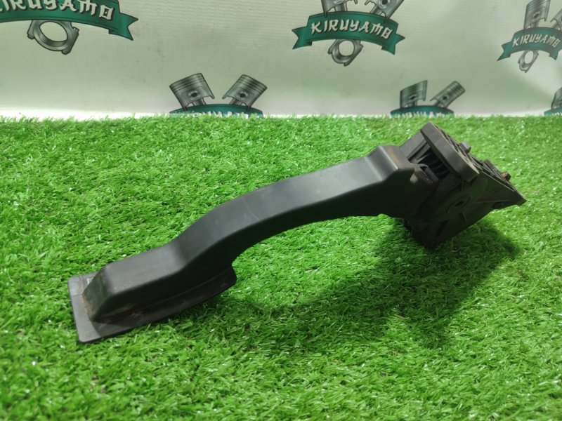 Педаль газа Ford FOCUS 2