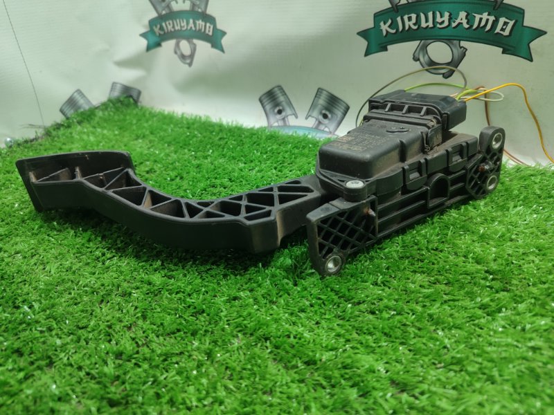 Педаль газа Ford FOCUS 2