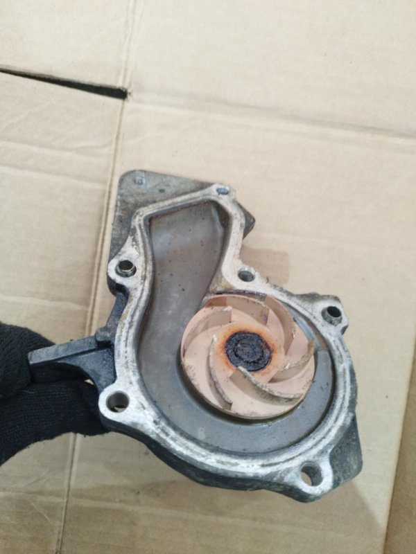 Помпа Ford FOCUS 2