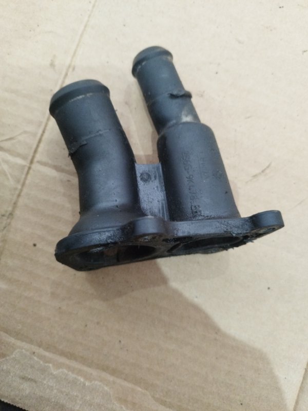 Корпус термостата Ford FOCUS 2