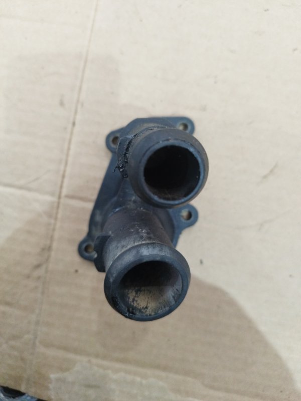 Корпус термостата Ford FOCUS 2