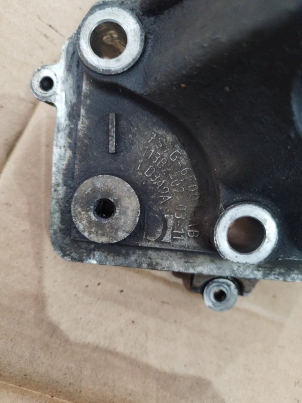 Кронштейн двигателя Ford FOCUS 2