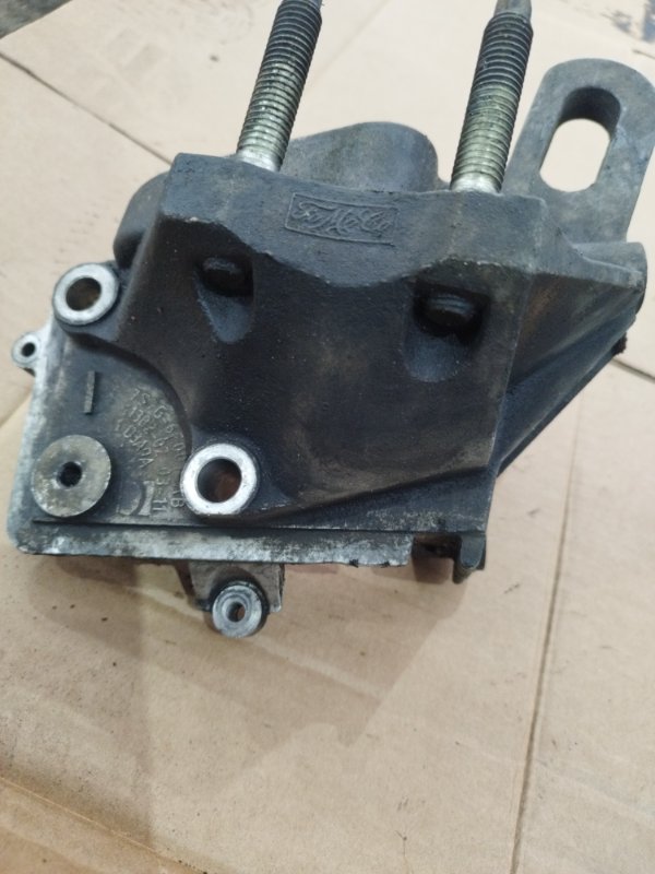 Кронштейн двигателя Ford FOCUS 2