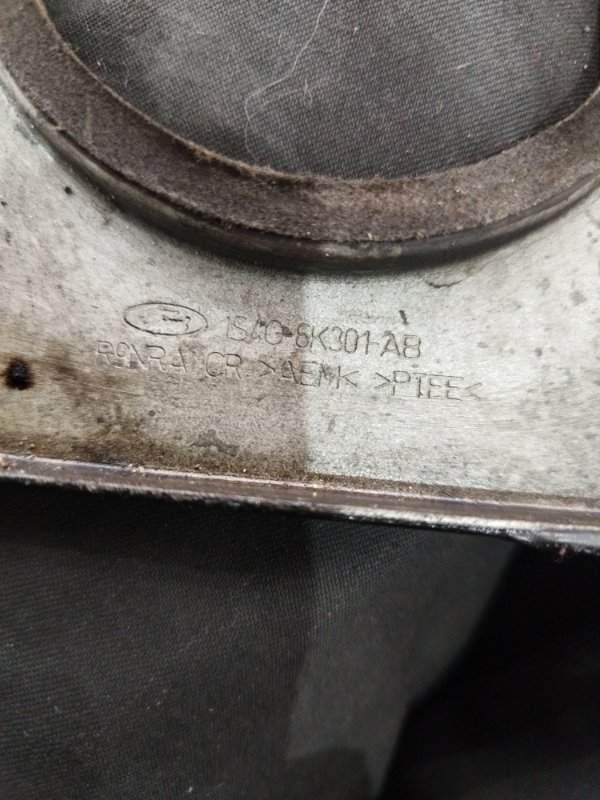 Крышка коленвала Ford FOCUS 2