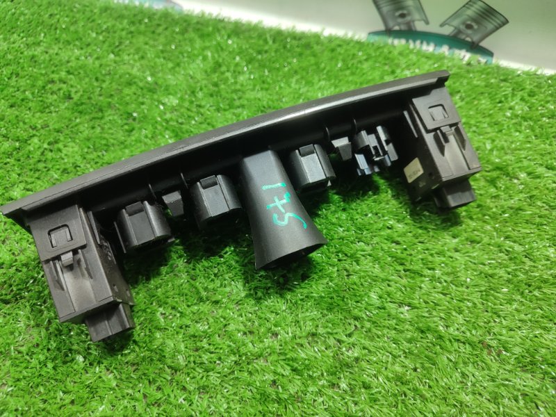 Блок управления подогревом сидений Ford FOCUS 2