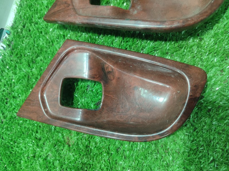 Накладка двери газ 31105 2006 105