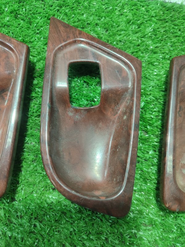 Накладка двери газ 31105 2006 105