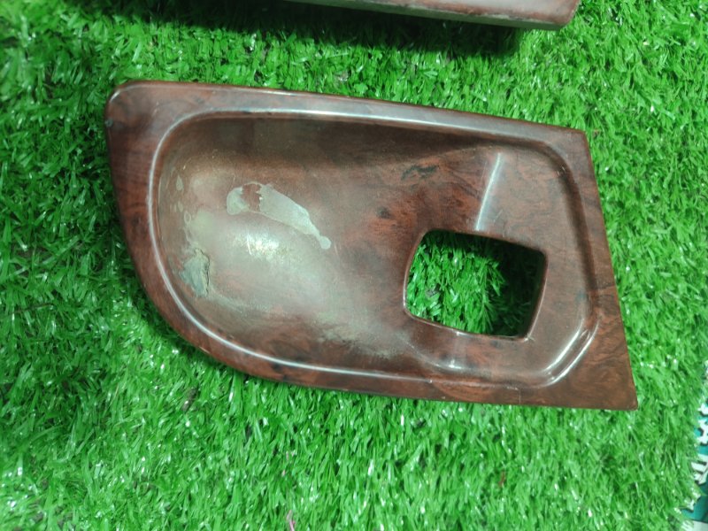 Накладка двери газ 31105 2006 105