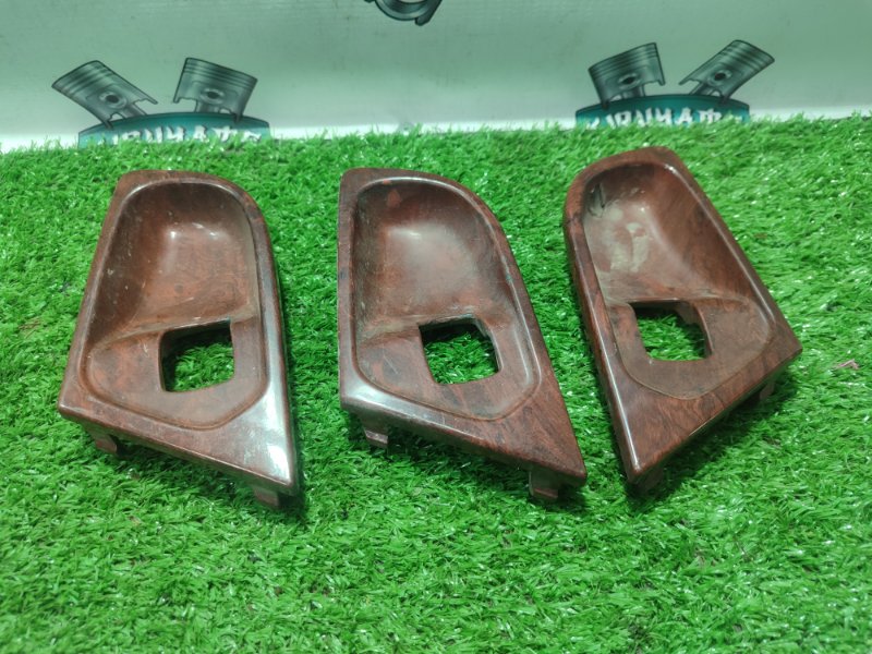 Накладка двери газ 31105 2006 105