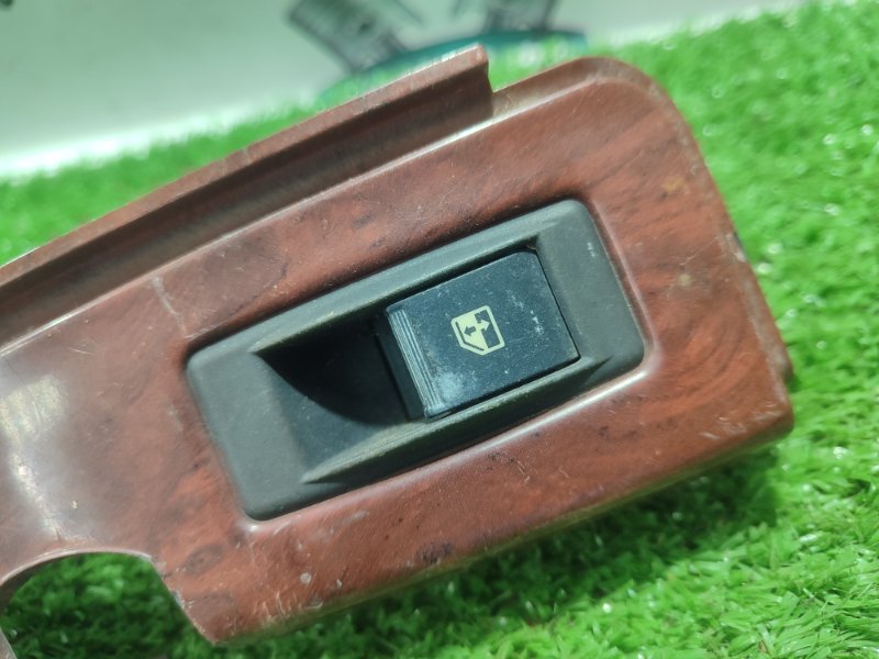 Кнопка стеклоподъемника газ 31105 2006 105