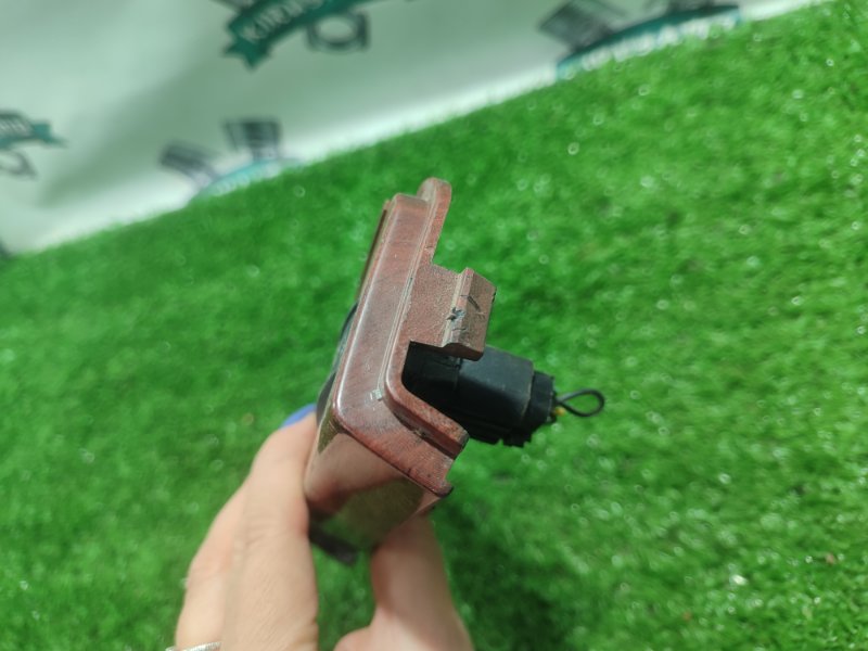 Кнопка стеклоподъемника газ 31105 2006 105