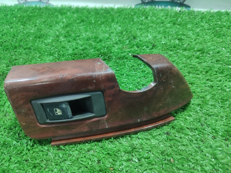 Кнопка стеклоподъемника газ 31105 2006 105