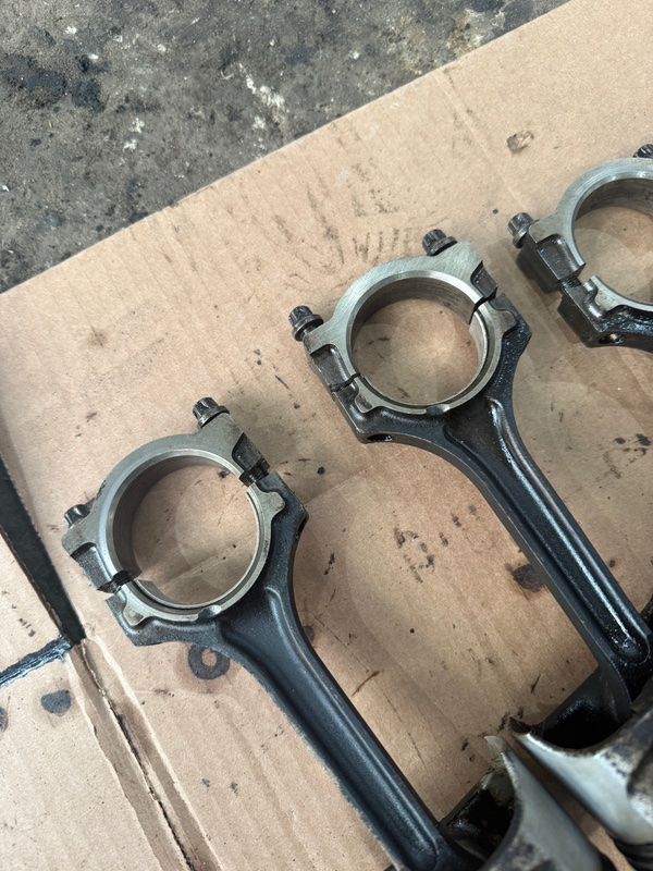 Поршень Ford FOCUS 2