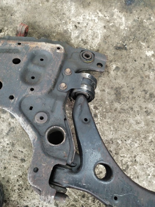 Балка подвески Ford FOCUS 2