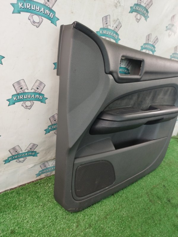 Обшивка боковой двери Ford FOCUS 2