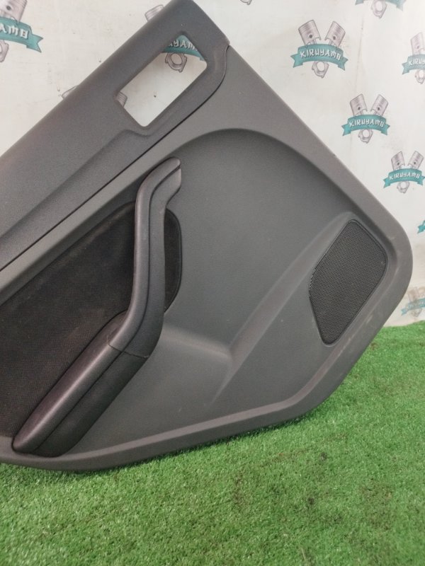 Обшивка боковой двери Ford FOCUS 2