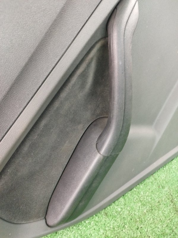 Обшивка боковой двери Ford FOCUS 2