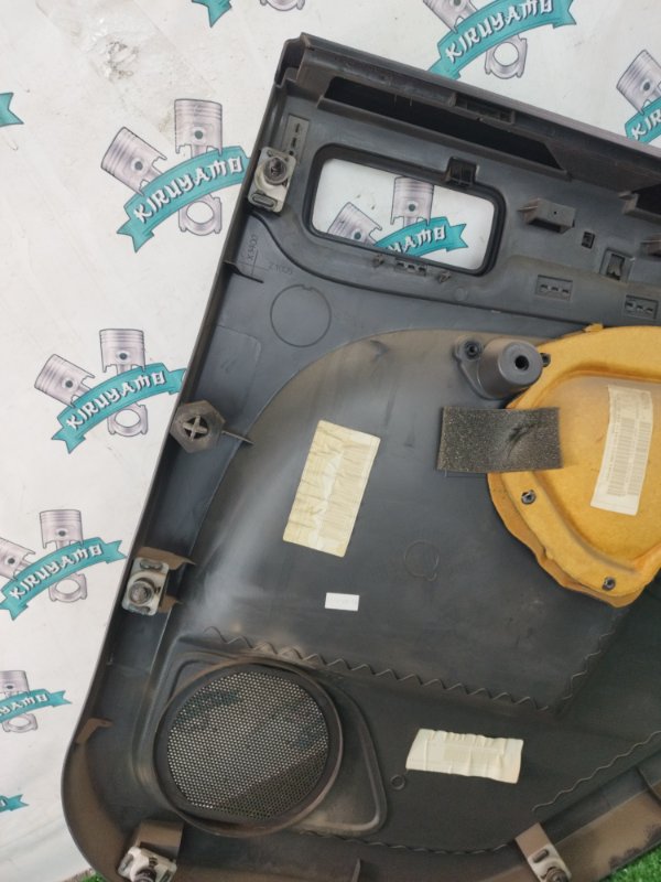 Обшивка боковой двери Ford FOCUS 2