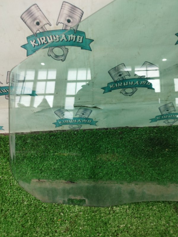 Стекло двери Ford FOCUS 2