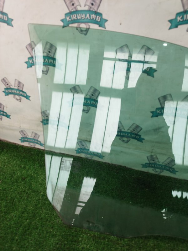 Стекло двери Ford FOCUS 2