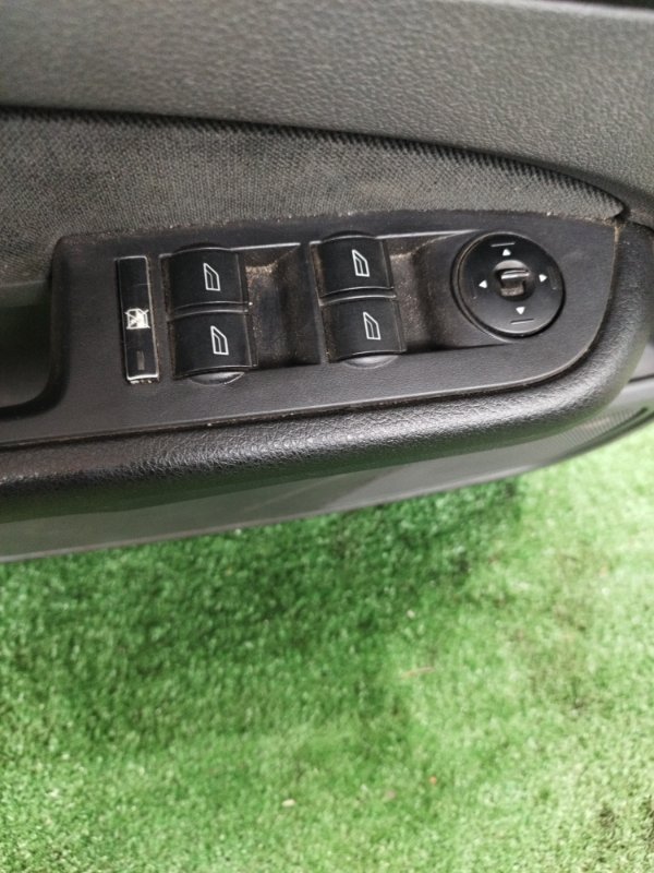 Обшивка боковой двери Ford FOCUS 2