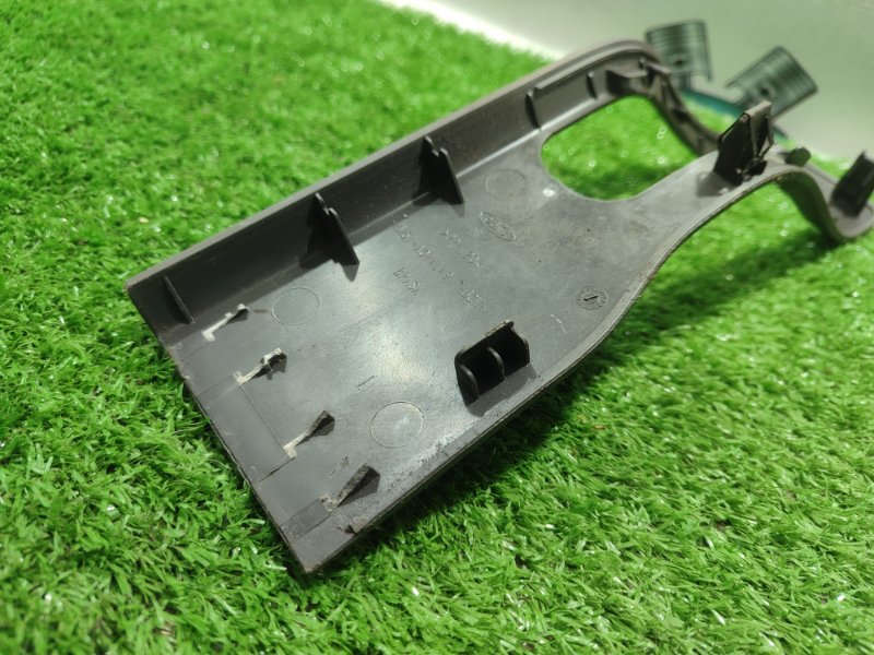 Накладка центральной консоли Ford FOCUS 2