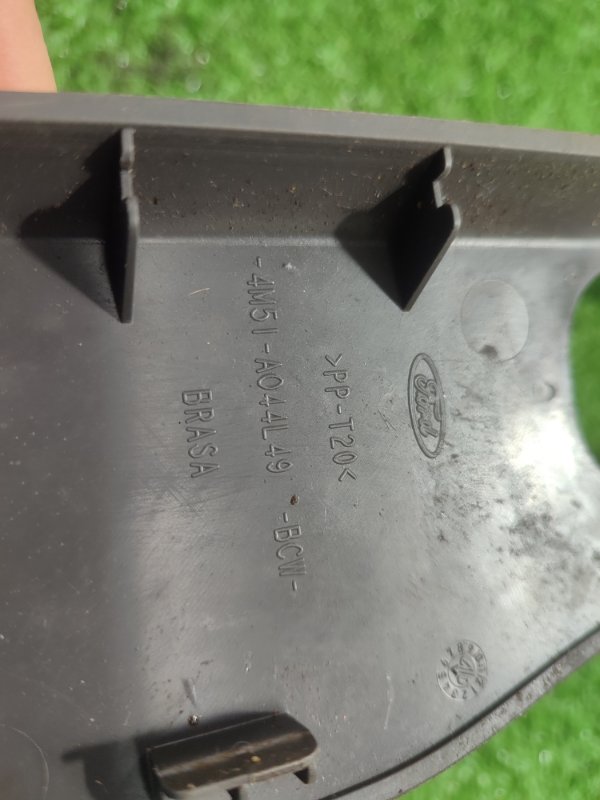 Накладка центральной консоли Ford FOCUS 2